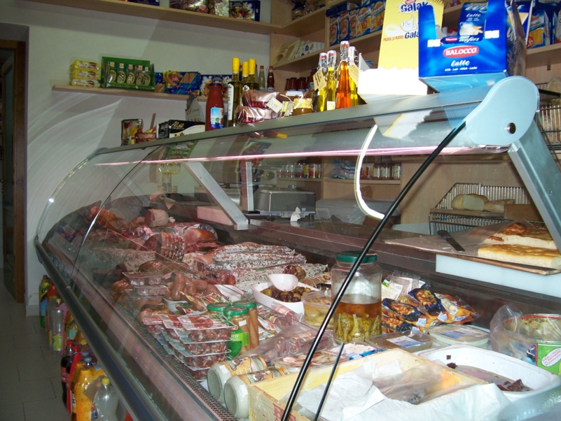  Image name: AlimentariMirka15.jpg 
 width: 801 pixel 
 height: 602 pixel 
 Size: 435929 bytes 
 Click to enlarge 